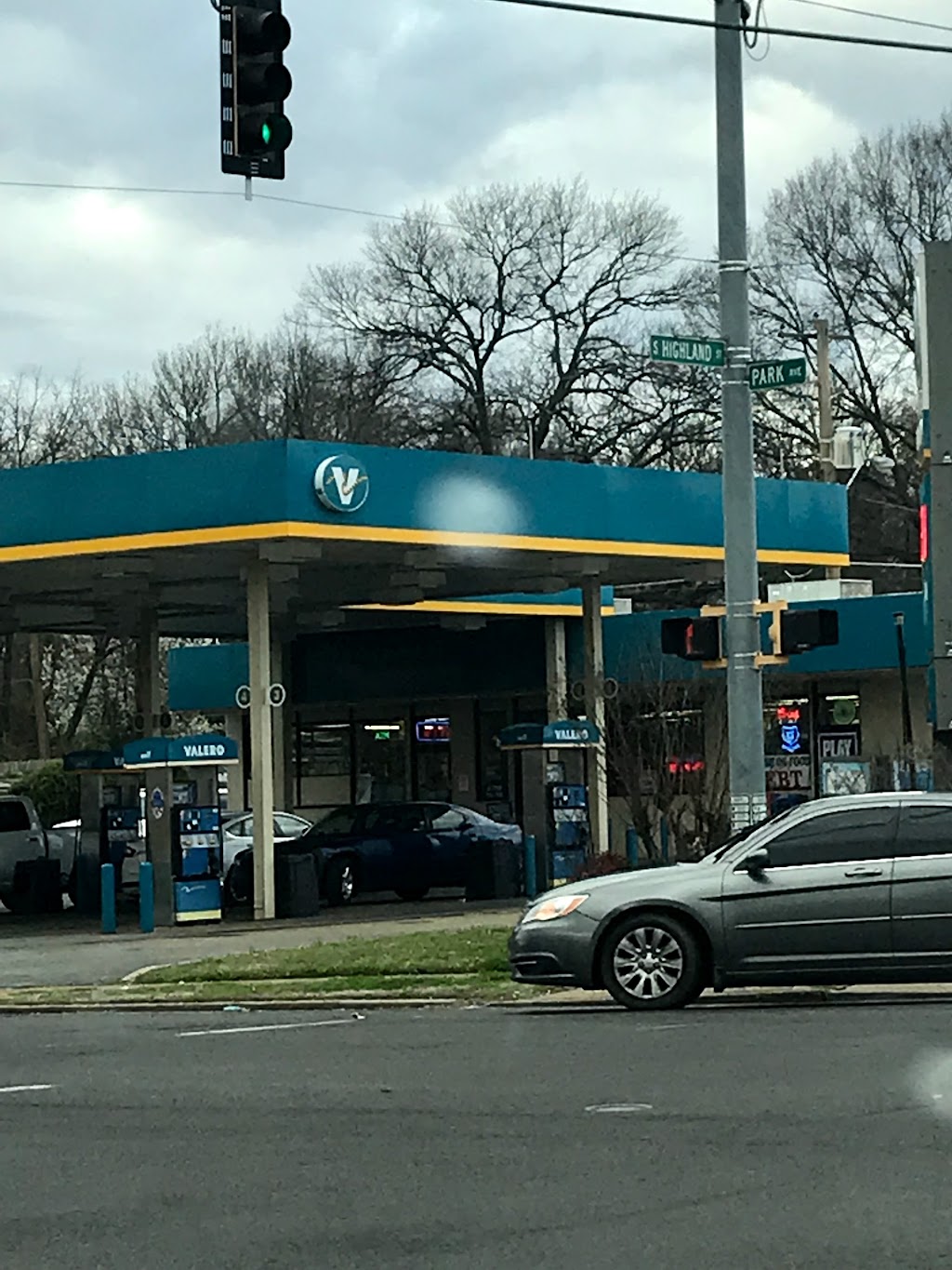 Valero | 853 S Highland St, Memphis, TN 38111, USA | Phone: (210) 345-2000