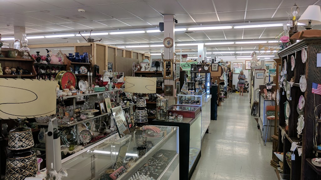 Old Towne Antiques | 2090 Fairview Blvd, Fairview, TN 37062, USA | Phone: (615) 799-0703