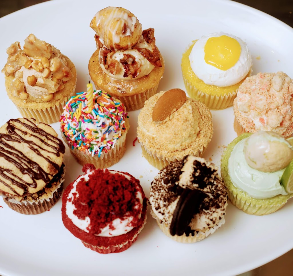 Carnells Cakery | 3911 S Lancaster Rd # 100A, Dallas, TX 75216, USA | Phone: (214) 680-3747