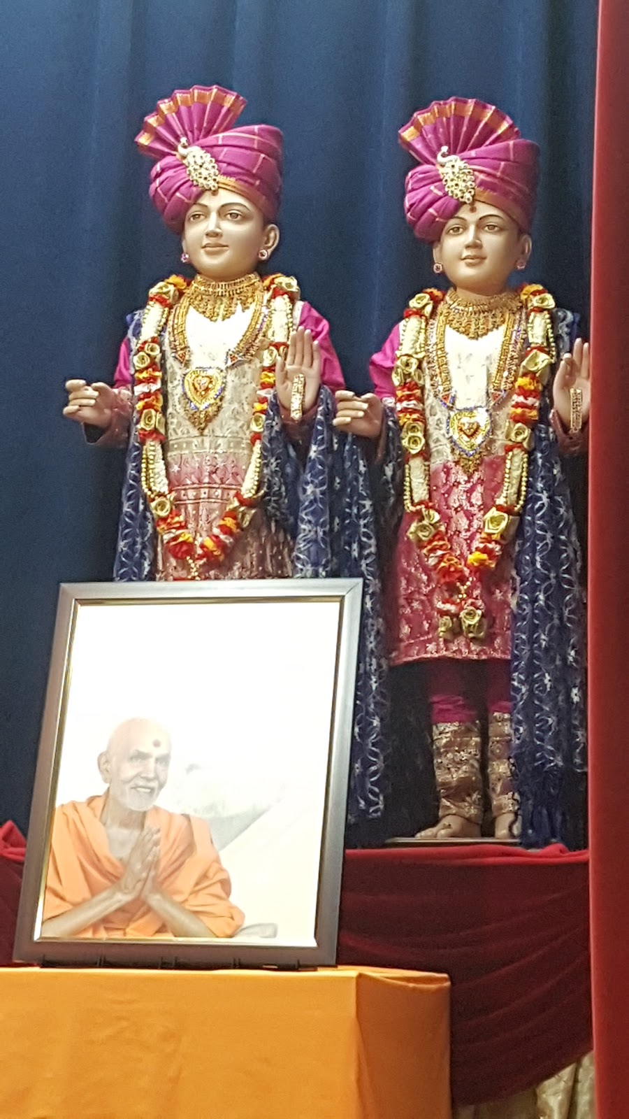 BAPS Shri Swaminarayan Mandir | 2300 Freeway Blvd, Brooklyn Center, MN 55430, USA | Phone: (763) 278-2288