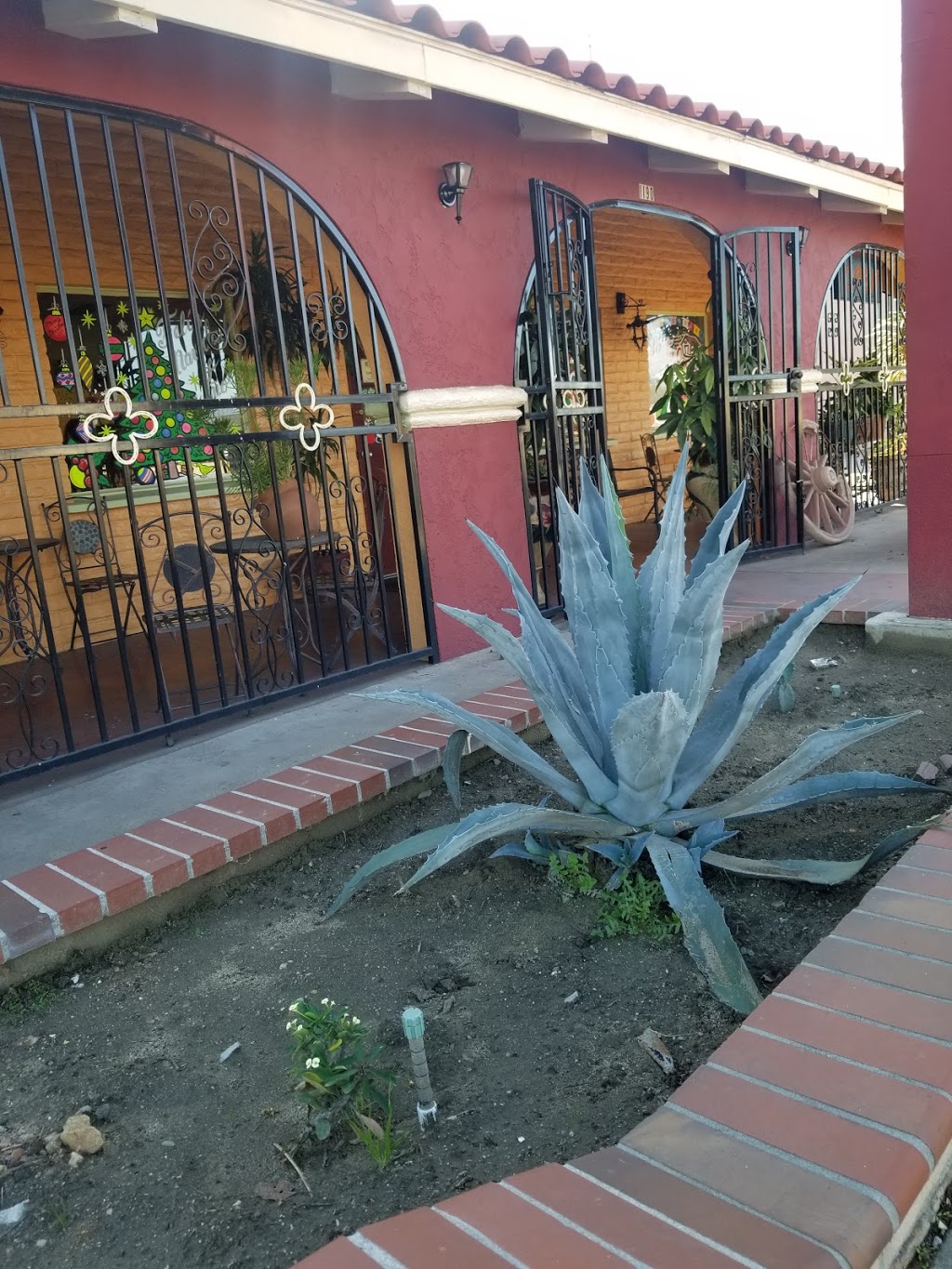 La Casita Oaxaqueña Restaurant | 1190 E Mission Blvd, Pomona, CA 91766, USA | Phone: (909) 622-8980