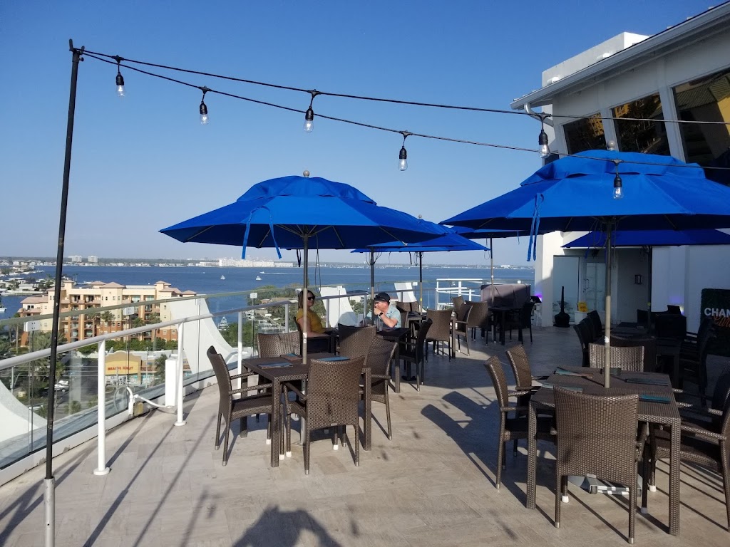 Level 11 Rooftop Bar & Lounge | 5250 Gulf Blvd, St Pete Beach, FL 33706, USA | Phone: (800) 448-0901