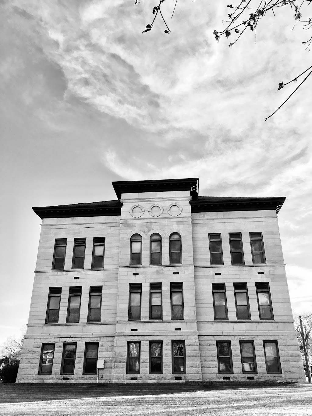 Harrison County Courthouse | 111 N 2nd Ave, Logan, IA 51546, USA | Phone: (712) 644-2750