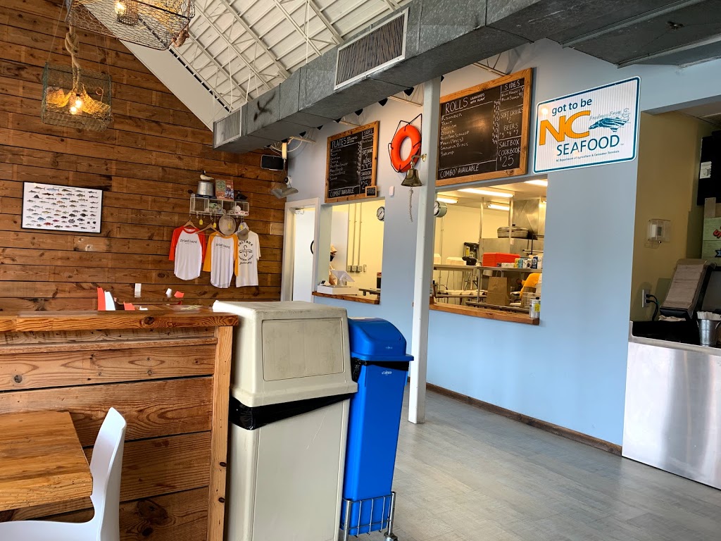 Saltbox Seafood Joint | 2637 Durham-Chapel Hill Blvd, Durham, NC 27707, USA | Phone: (919) 237-3499