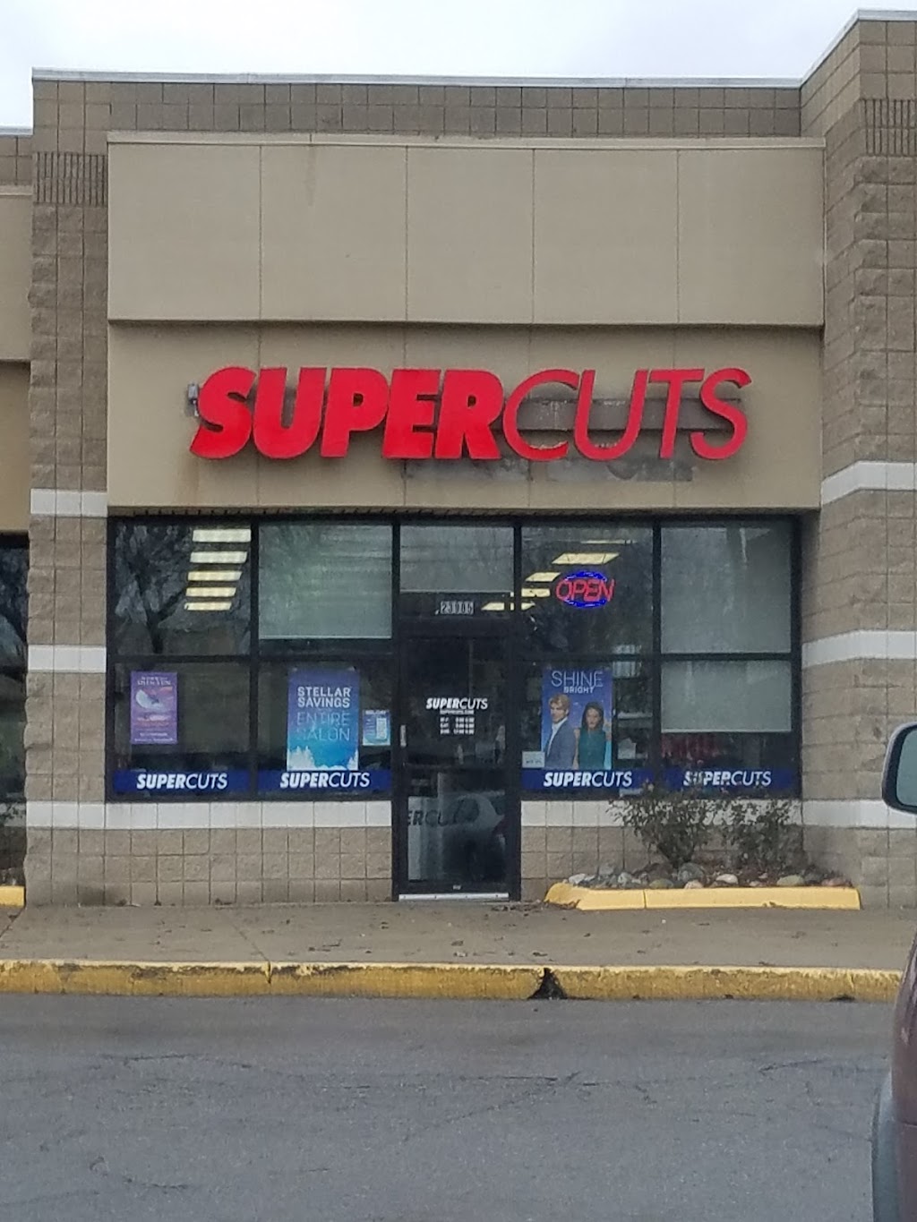 Supercuts | 23985 Harper Ave, St Clair Shores, MI 48080, USA | Phone: (586) 776-1362