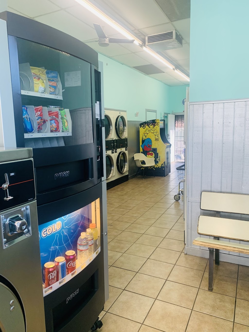 Miss Luciles Launderette | 1840 New York Dr, Altadena, CA 91001, USA | Phone: (626) 314-4013