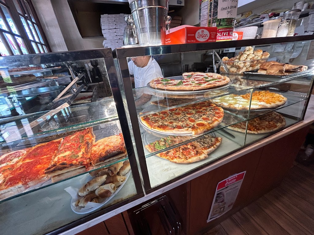 Napoli Pizza & Pasta | 33-02 35th Ave, Queens, NY 11106, USA | Phone: (718) 472-1146