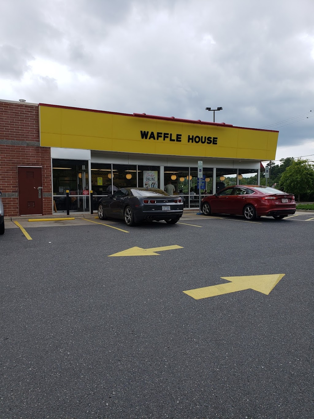 Waffle House | 65 Lowes Dr, Pittsboro, NC 27312, USA | Phone: (919) 542-5544
