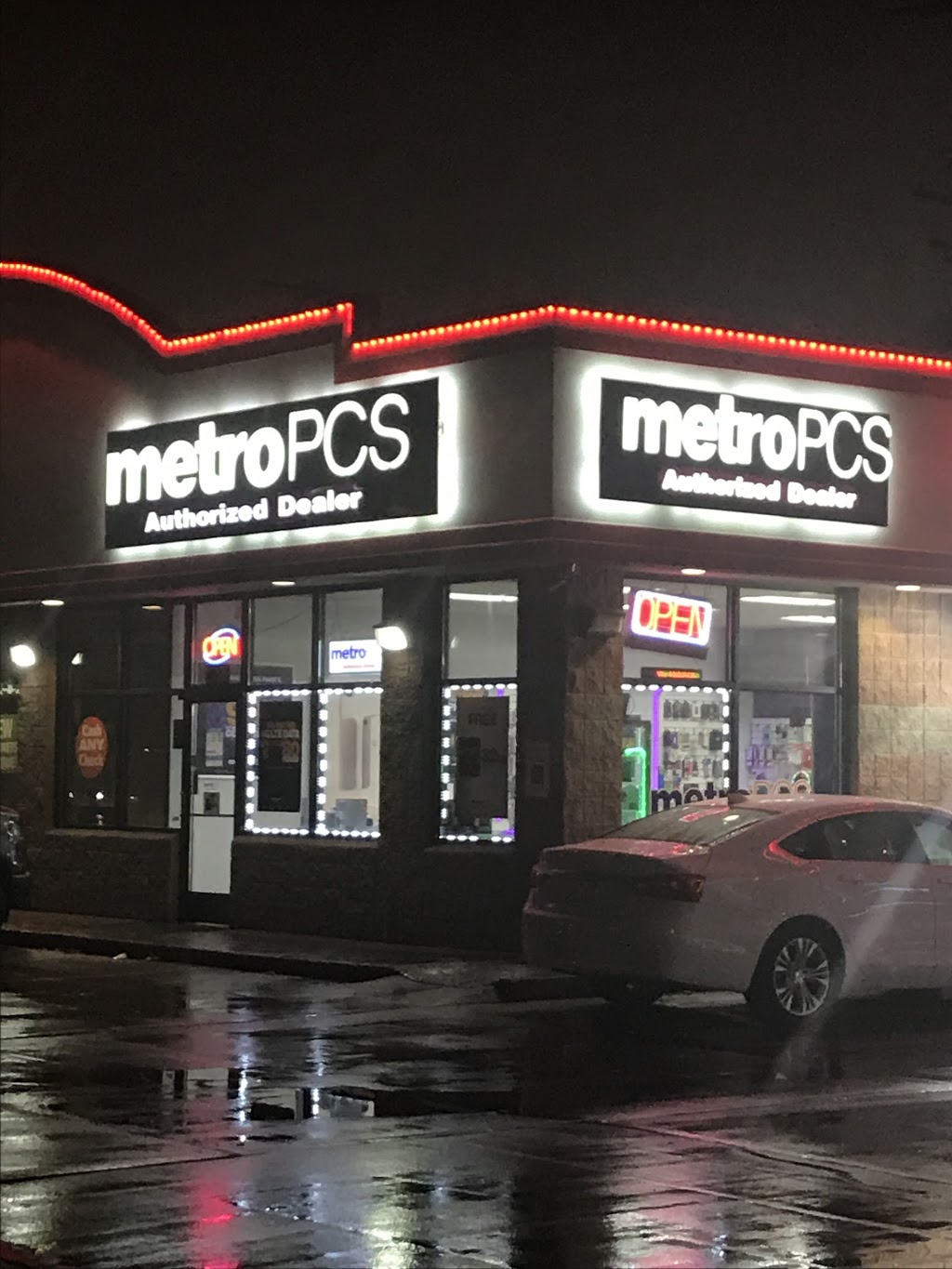 Metro by T-Mobile | 27135 Van Dyke Ave, Warren, MI 48093 | Phone: (586) 393-6900