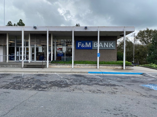 F&M Bank | 14211 River Rd, Walnut Grove, CA 95690, USA | Phone: (916) 309-4220