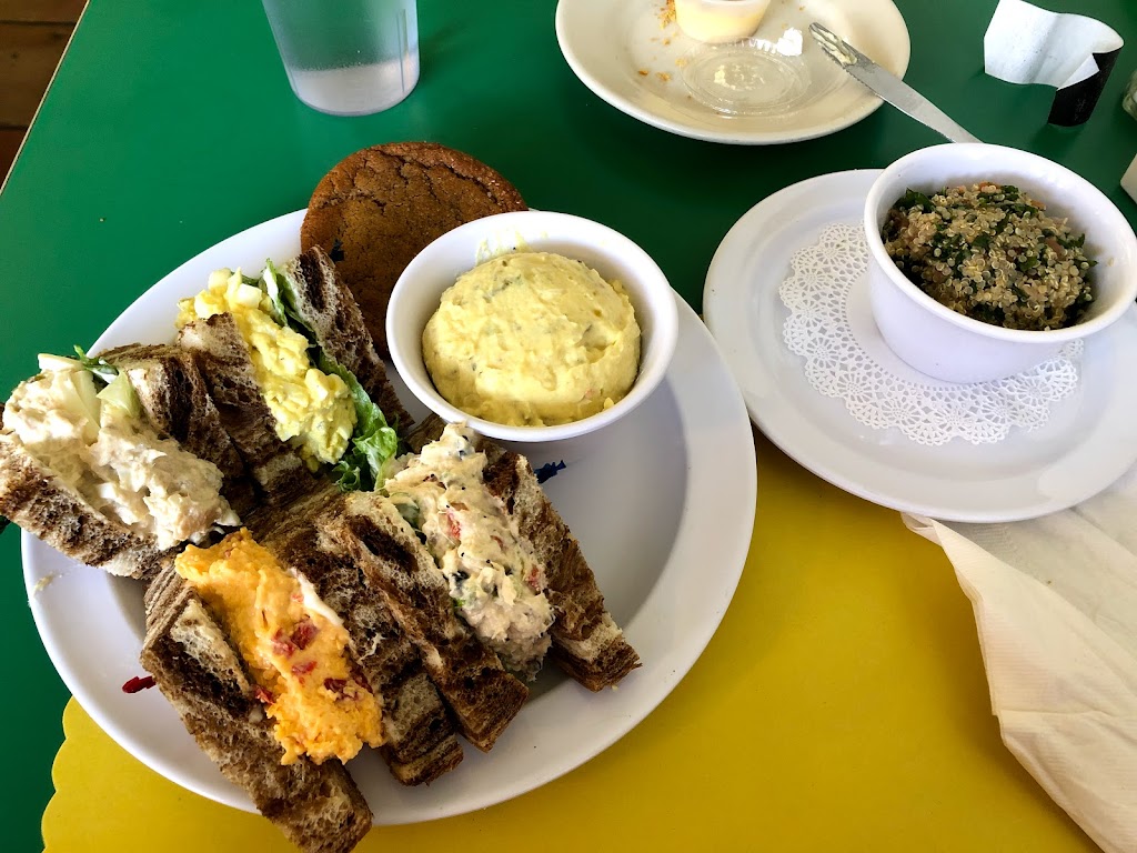 The Lunch Box | 6333 Camp Bowie Blvd, Fort Worth, TX 76116, USA | Phone: (817) 738-2181