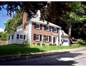 Town & Country Properties Established 1986 | 831 Beacon St, Newton, MA 02459, USA | Phone: (617) 527-2675