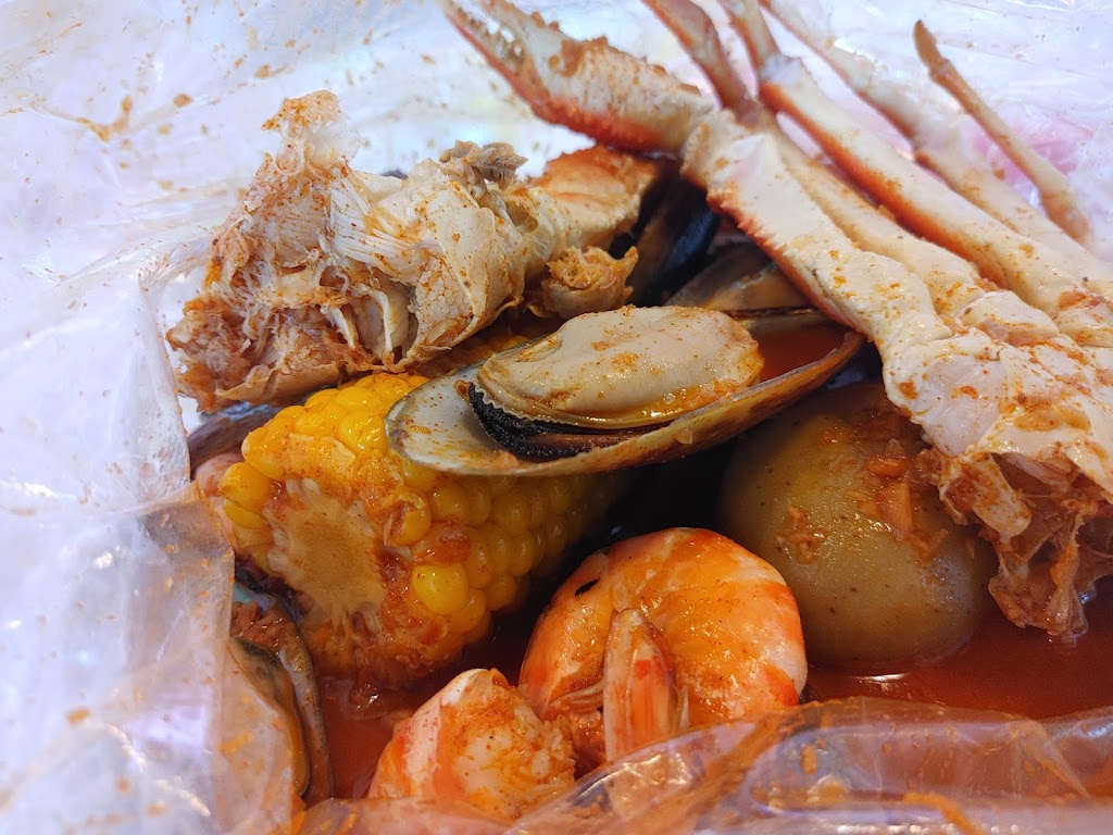 Stinkin Crawfish of Norwalk, 11752 Firestone Blvd, Norwalk, CA 90650, USA