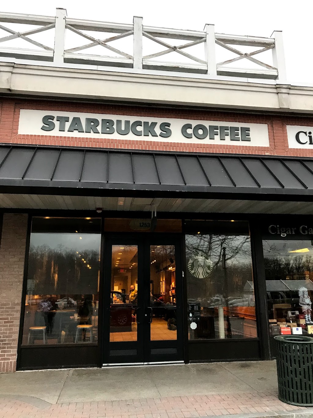 Starbucks | Thruway Shopping Center, 1253 E Putnam Ave, Riverside, CT 06878, USA | Phone: (203) 698-1306