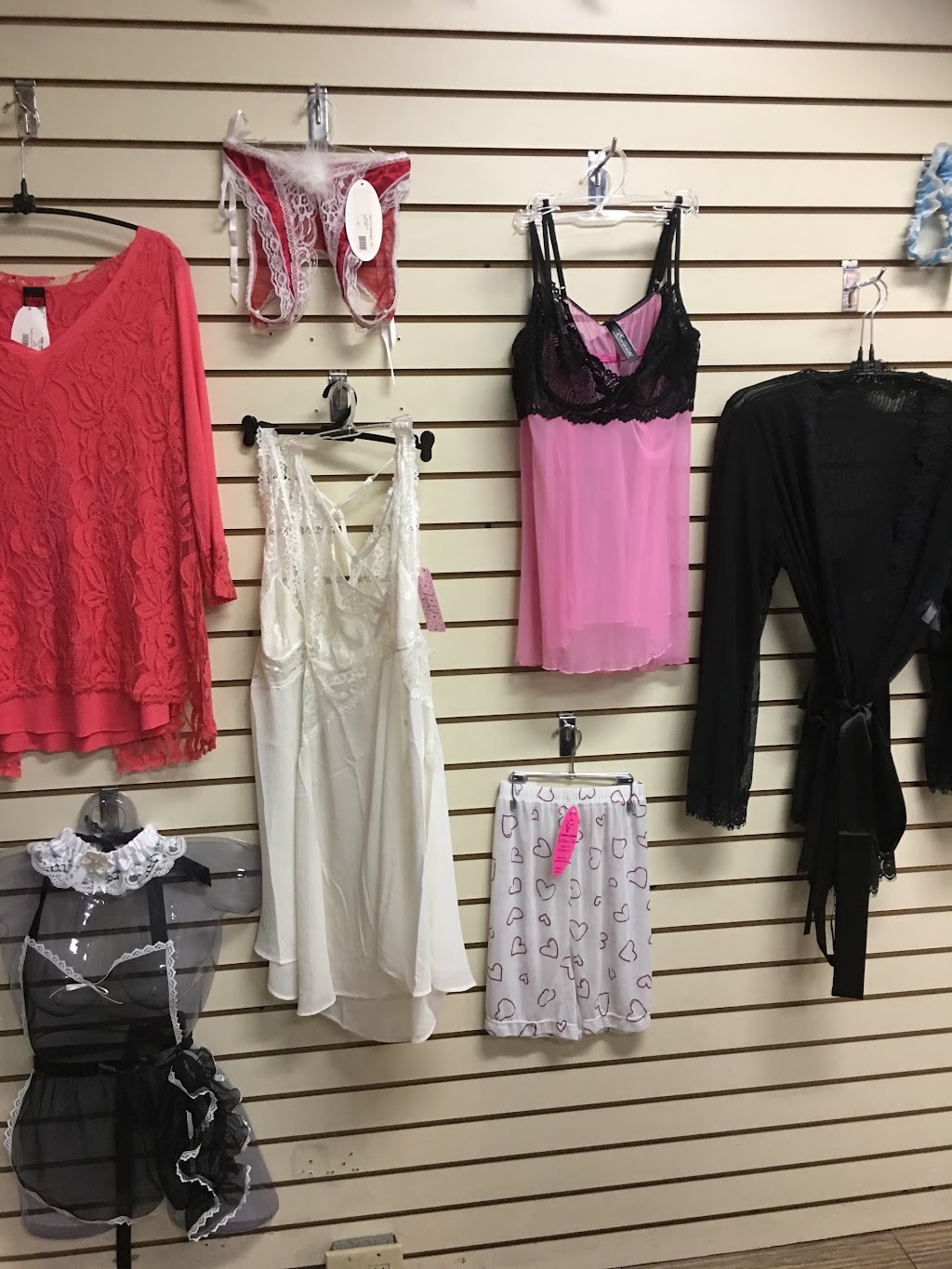 Creative Woman: The Wizard of Bras | 1530 S Myrtle Ave, Monrovia, CA 91016, USA | Phone: (626) 358-6216
