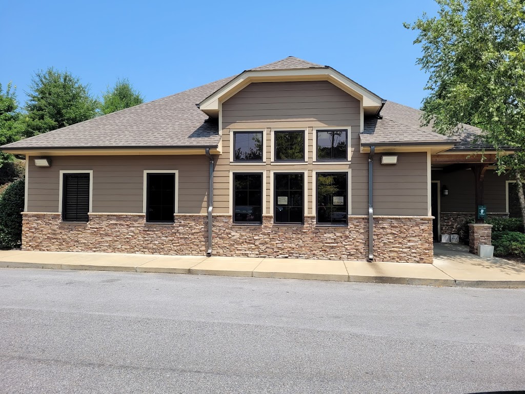 Lake Crest Animal Clinic | 551 Lake Crest Dr, Hoover, AL 35226, USA | Phone: (205) 403-4003