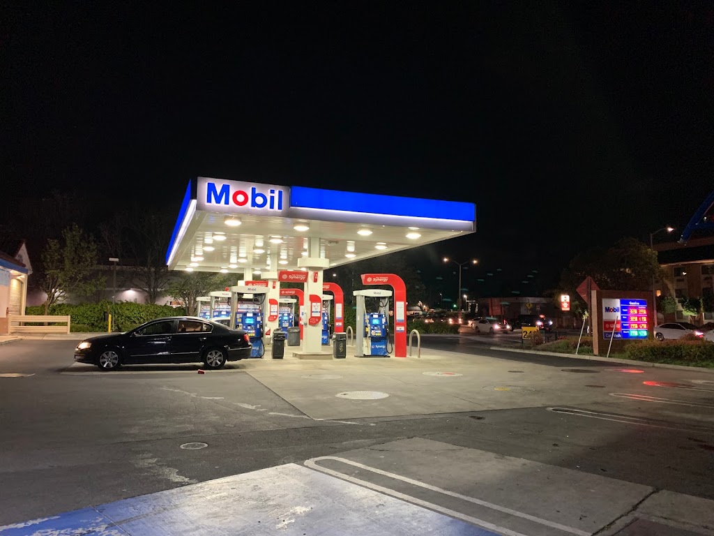 Mobil | 391 W A St, Hayward, CA 94541 | Phone: (510) 782-7600