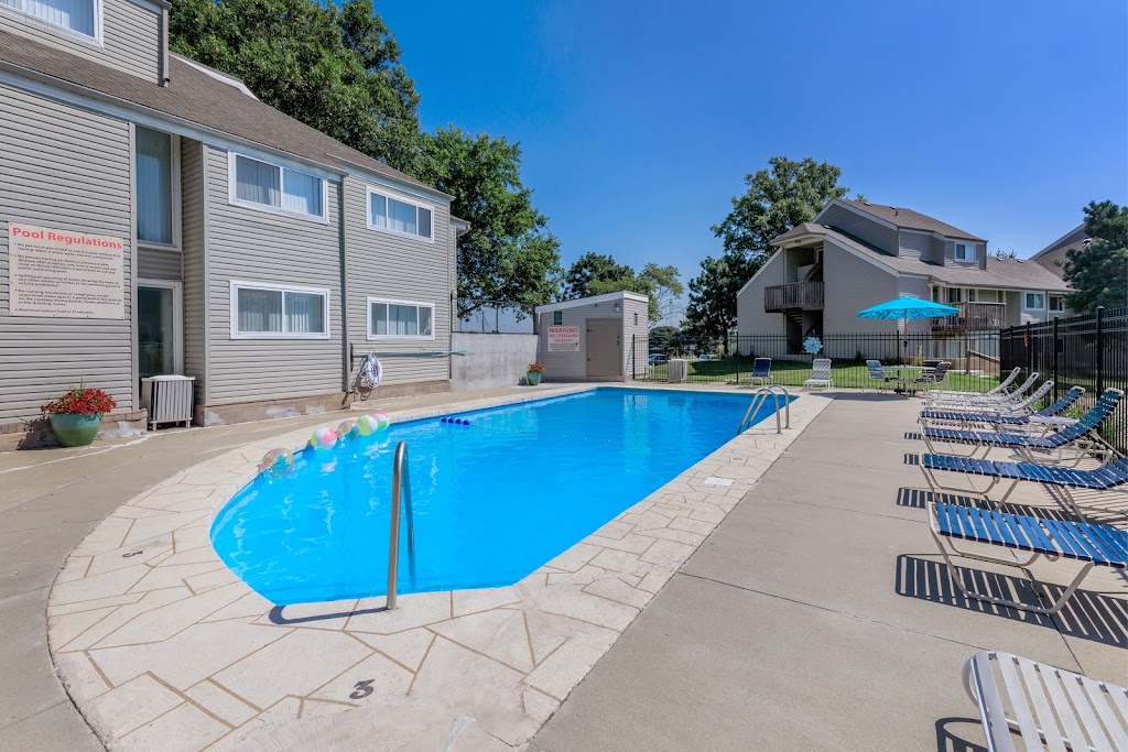 Regency Apartments | 7311 Buckingham Dr, Lincoln, NE 68506, USA | Phone: (402) 347-2257