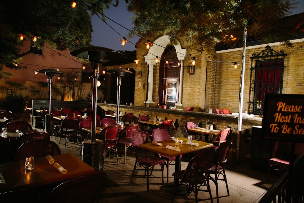 Edendale Restaurant and Bar | 2838 Rowena Ave, Los Angeles, CA 90039, USA | Phone: (323) 666-2000