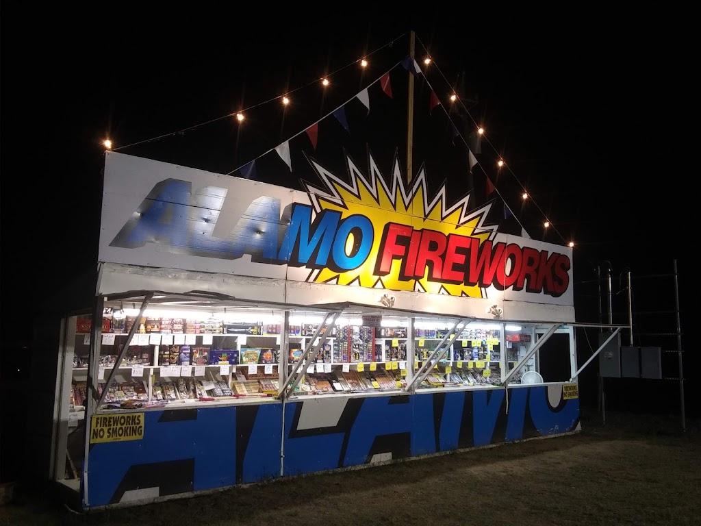 Alamo Fireworks Stand | 2449 TX-97, Pleasanton, TX 78064, USA | Phone: (210) 667-1106