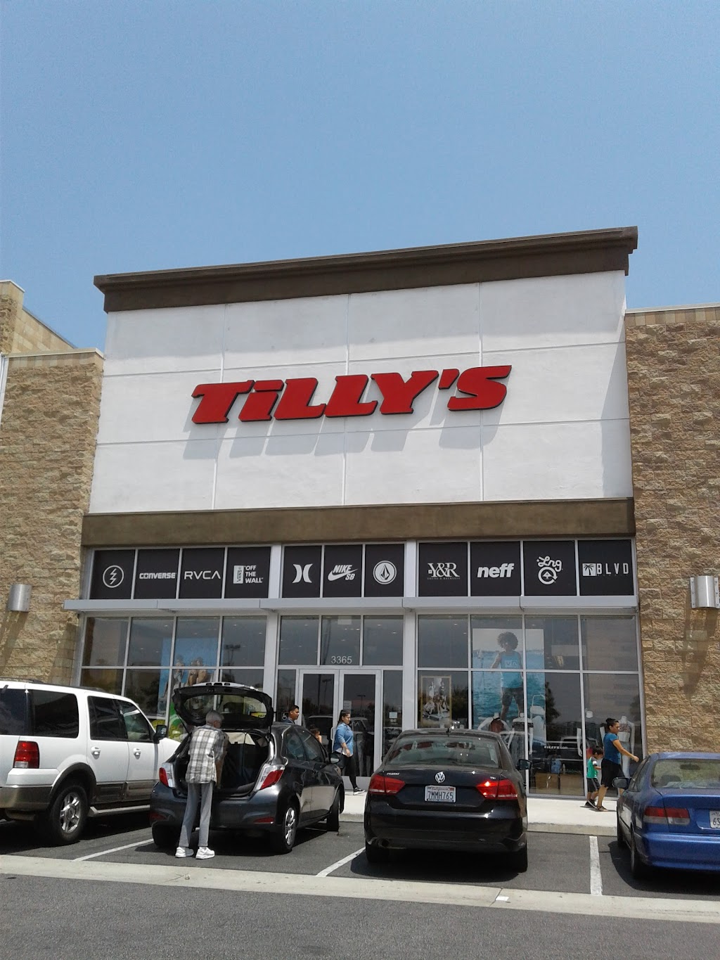 Tillys | 3365 E Foothill Blvd, Pasadena, CA 91107, USA | Phone: (626) 325-9025