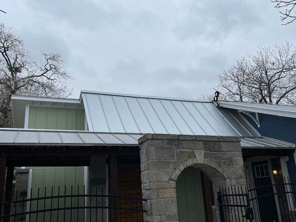 A&M Metal Roofing Innovations | 423 Escarpment Oak, New Braunfels, TX 78130, USA | Phone: (830) 624-9941