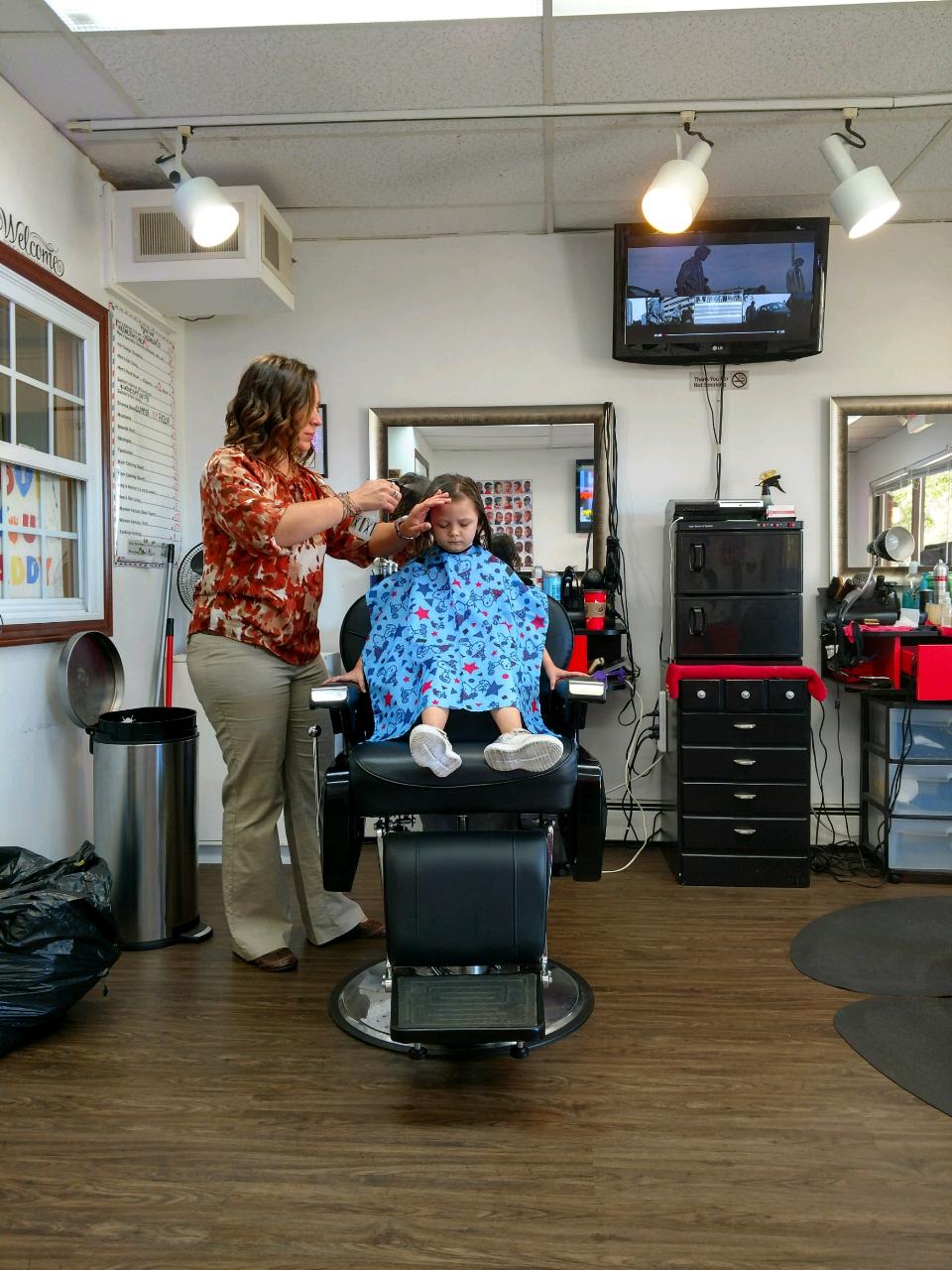 Klose Kuttz & Shaves Barbershop | 425 W Front St, Monroe, MI 48161, USA | Phone: (734) 833-4476
