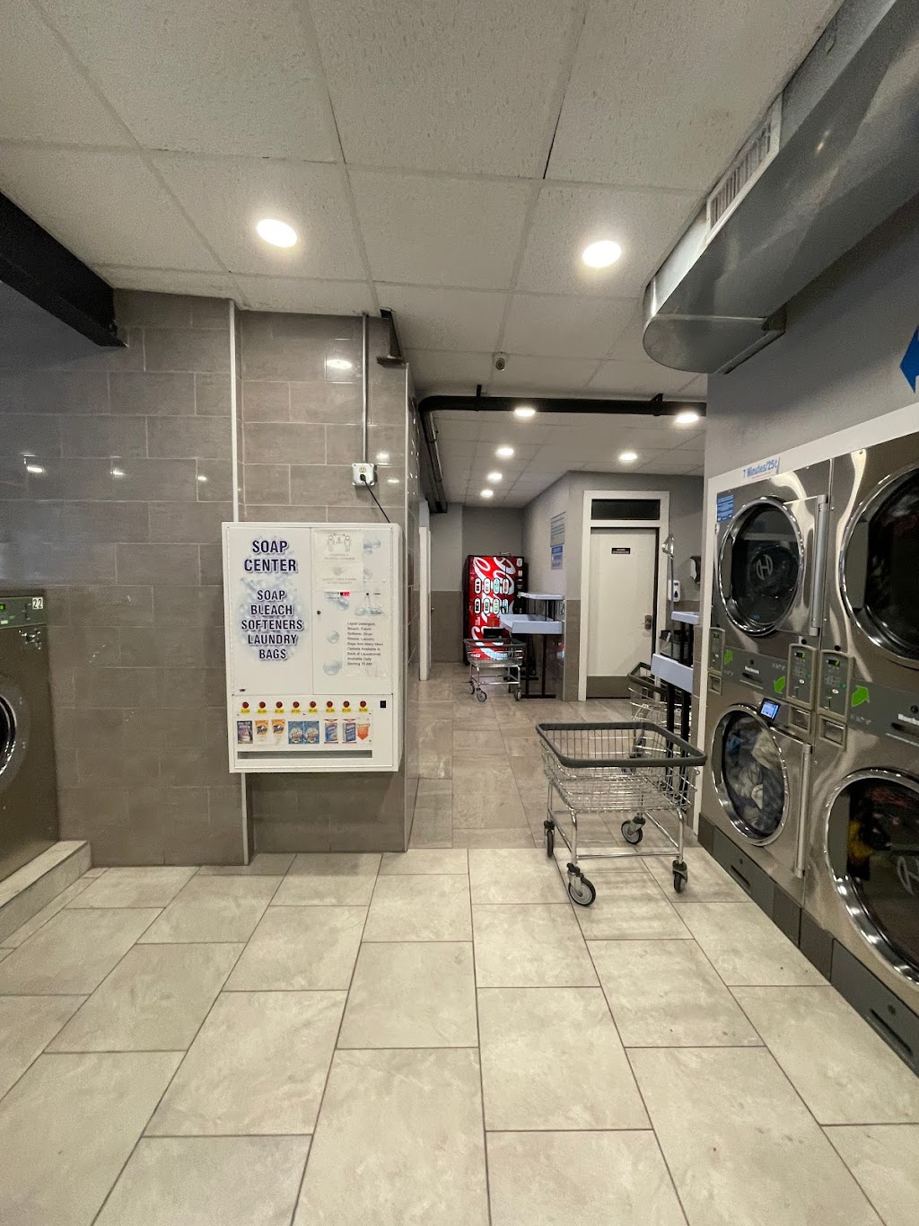 Supreme Wash Laundromat | 849 Madison Ave #3321, Albany, NY 12208 | Phone: (518) 992-2128