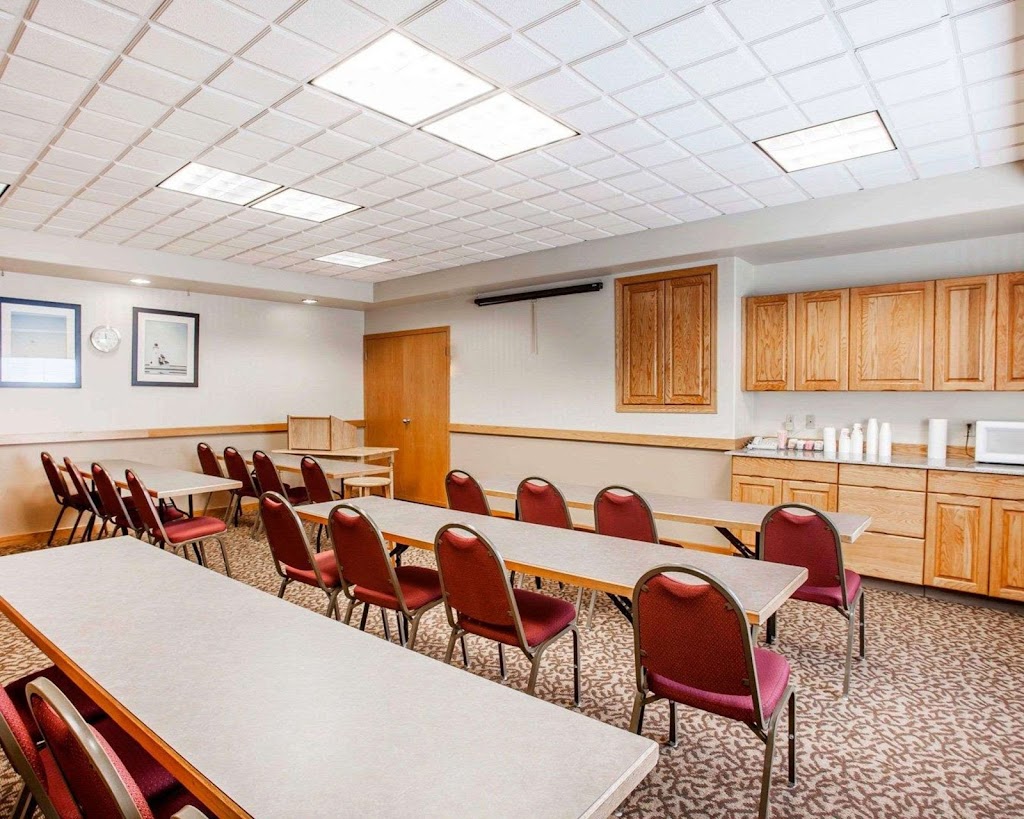 Quality Inn & Suites Bremerton near Naval Shipyard | 4303 Kitsap Way, Bremerton, WA 98312, USA | Phone: (360) 405-1111