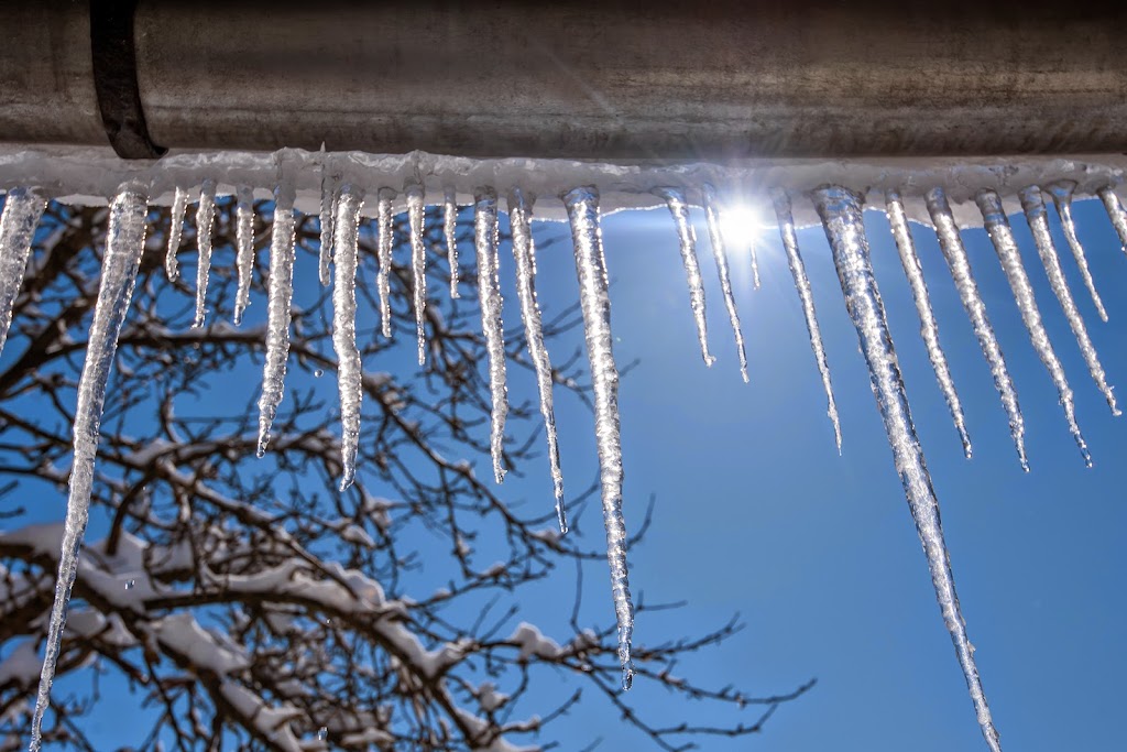 Dambreakers Ice Dam Removal | 6996 Wyndham Way, Woodbury, MN 55125, USA | Phone: (651) 300-2236