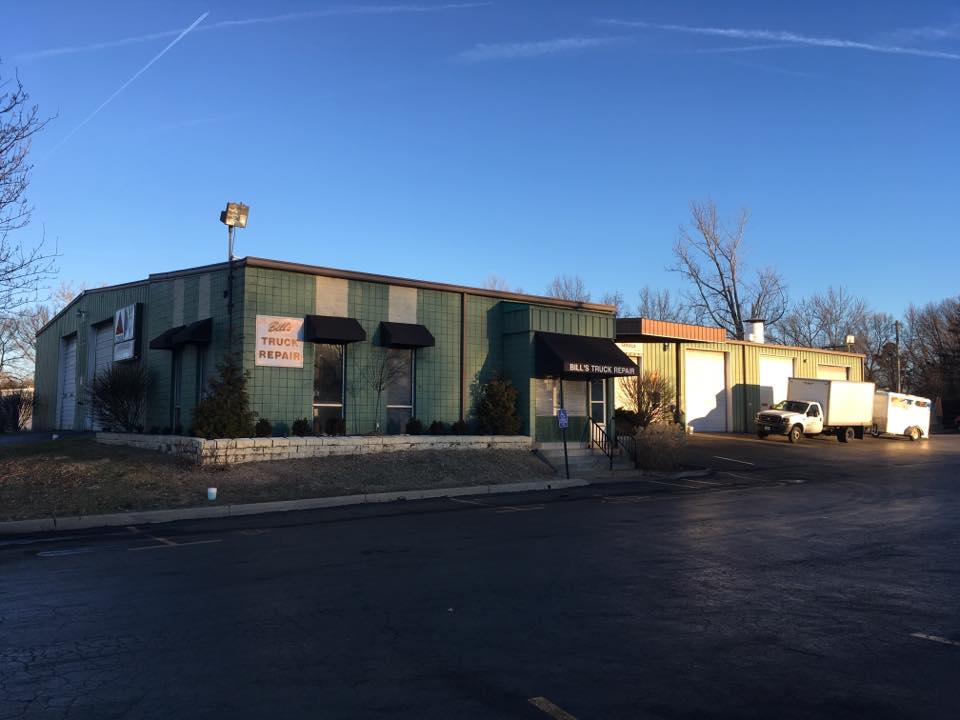 Bills Truck Repair & Body Shop | 88 Millwell Ct, Maryland Heights, MO 63043, USA | Phone: (314) 739-8860