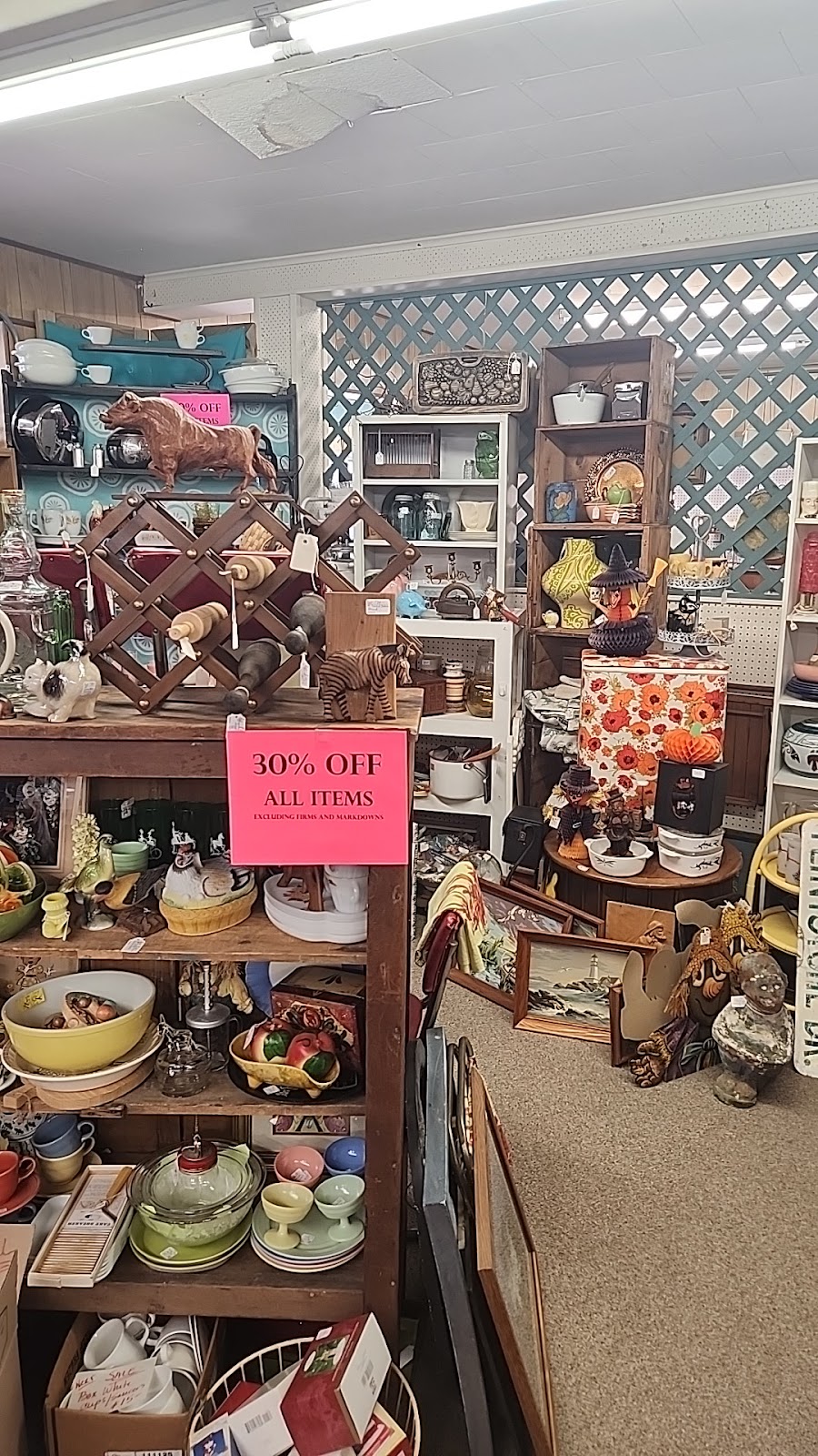 Heart of the Lakes Antique | 132 N Main St, North Webster, IN 46555, USA | Phone: (574) 834-3000