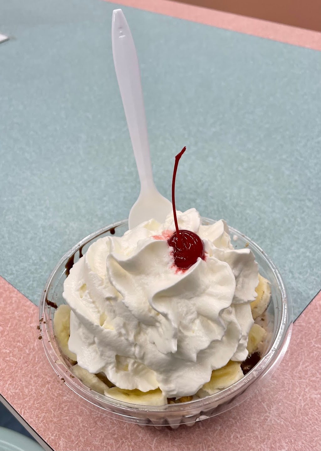 Big Dipper Ice Cream Parlor | 950 Central Ave, Dunkirk, NY 14048, USA | Phone: (716) 366-0616