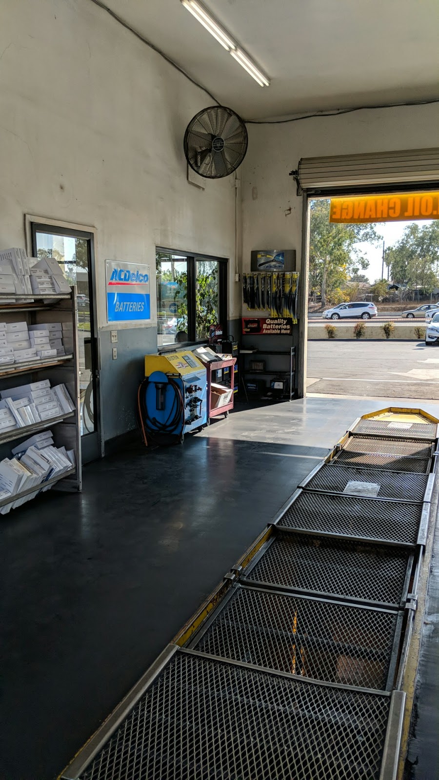 Express Lube & Smog | 10717 Carmenita Rd, Whittier, CA 90605, USA | Phone: (562) 906-9642