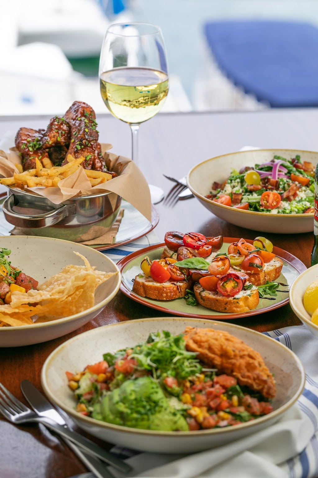 Tavern House Kitchen + Bar | 333 Bayside Dr, Newport Beach, CA 92660, USA | Phone: (949) 673-8464