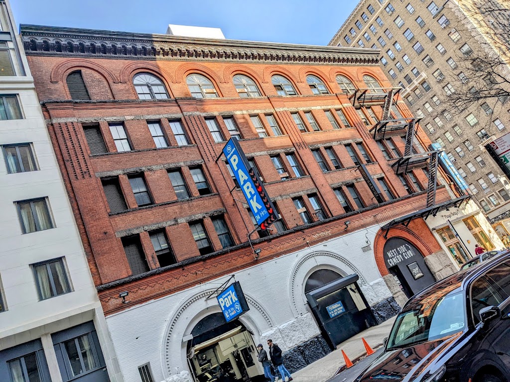 West Side Comedy Club | 201 W 75th St, New York, NY 10023, USA | Phone: (646) 973-1300