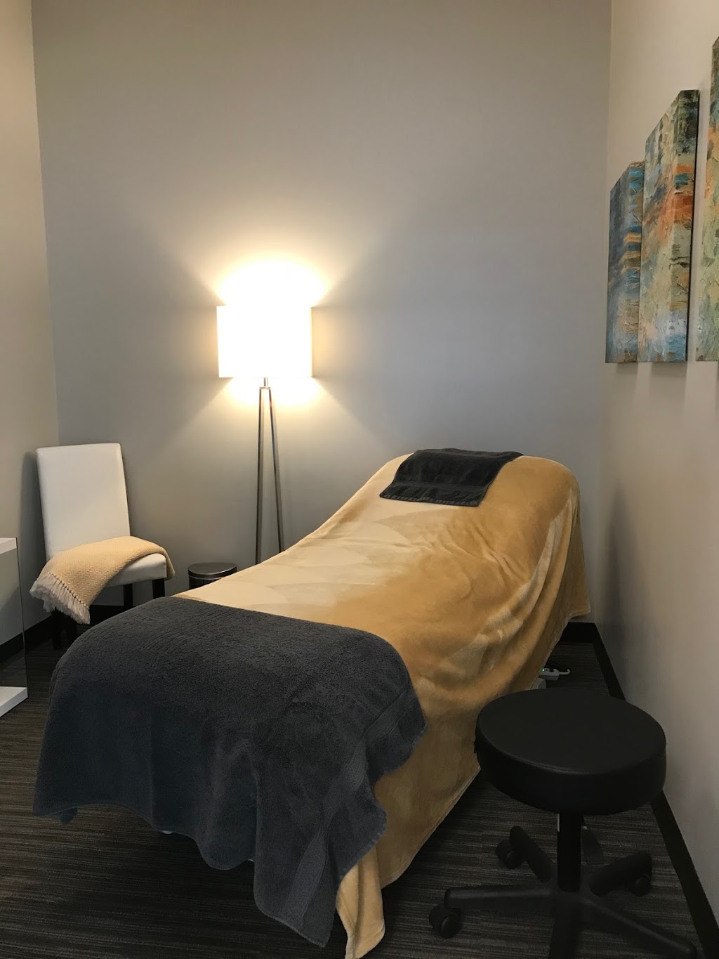 Vitalize Seattle Massage Therapy and Reflexology | 17646 1st Ave S, Burien, WA 98148, USA | Phone: (253) 486-8783