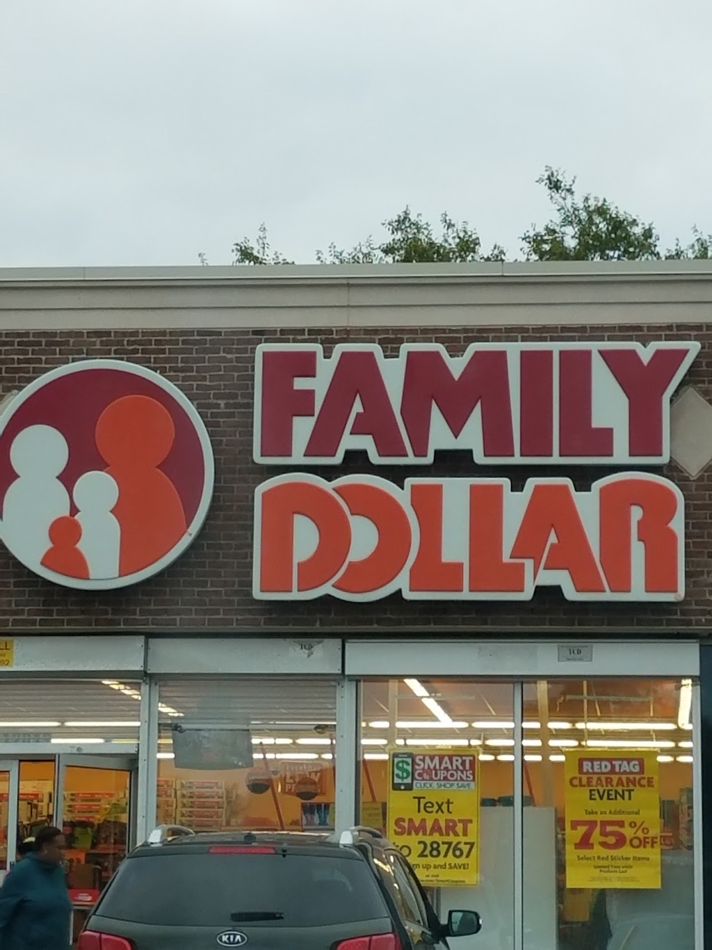 Family Dollar | Plaza, 12013 Woodward Ave, Highland Park, MI 48203, USA | Phone: (313) 217-0975