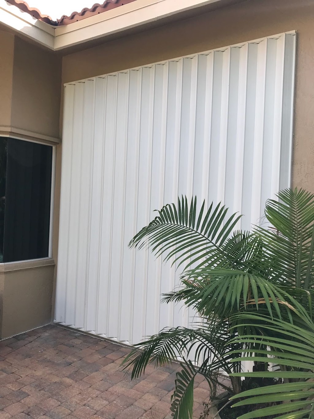 A1 Hurricane Shutters | 4319 Vineyard Cir, Weston, FL 33332, USA | Phone: (786) 486-6241