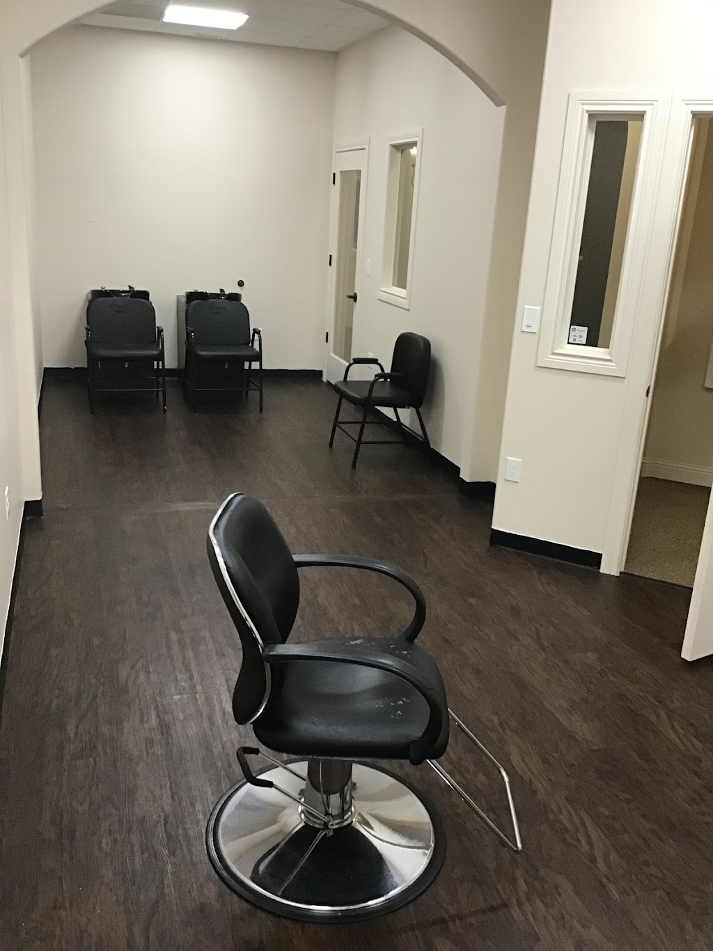 Phenix Salon Suites of Colleyville | 4709 Colleyville Blvd #400, Colleyville, TX 76034, USA | Phone: (214) 843-0211