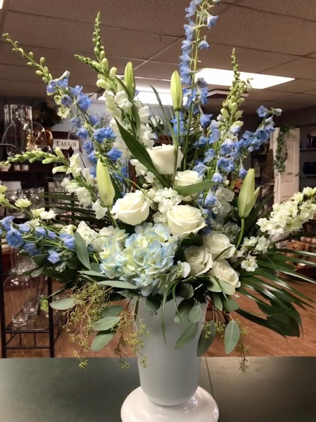 Andersons Divine Floral Designs | 8455 Beechmont Ave, Cincinnati, OH 45255, USA | Phone: (513) 474-3444