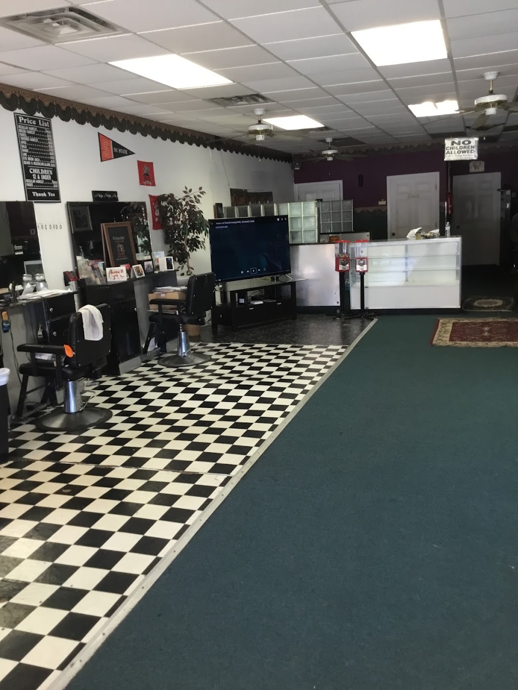 Royal Cuts Barber & Beauty | 43 S Broad St E, Angier, NC 27501, USA | Phone: (919) 275-9625