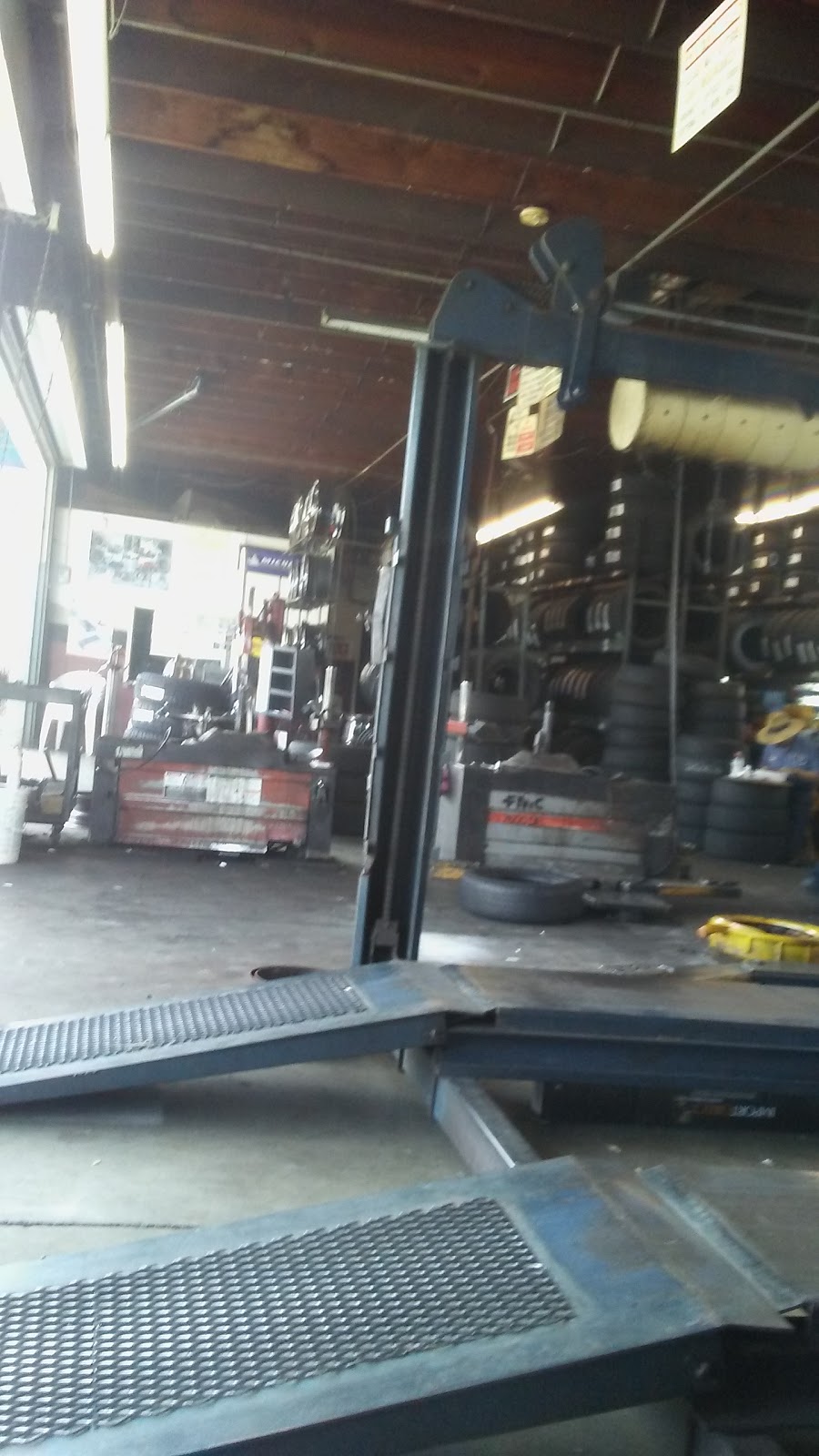 Los Amigos Tires | 5414 W Mission Blvd, Ontario, CA 91762, USA | Phone: (909) 983-5666