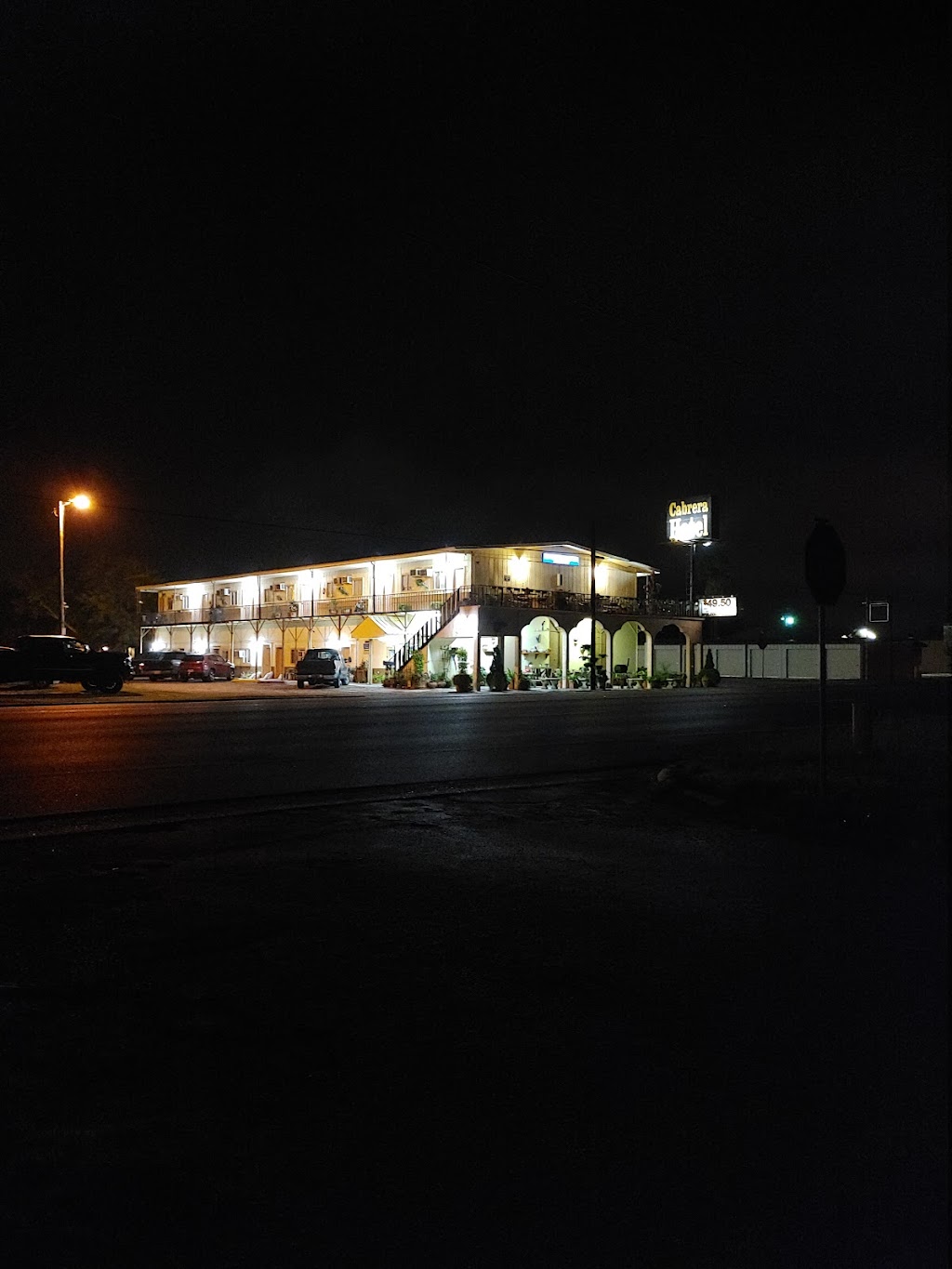 Cabrera Hotel | 1102 S St Marys St, Falfurrias, TX 78355, USA | Phone: (361) 325-4595