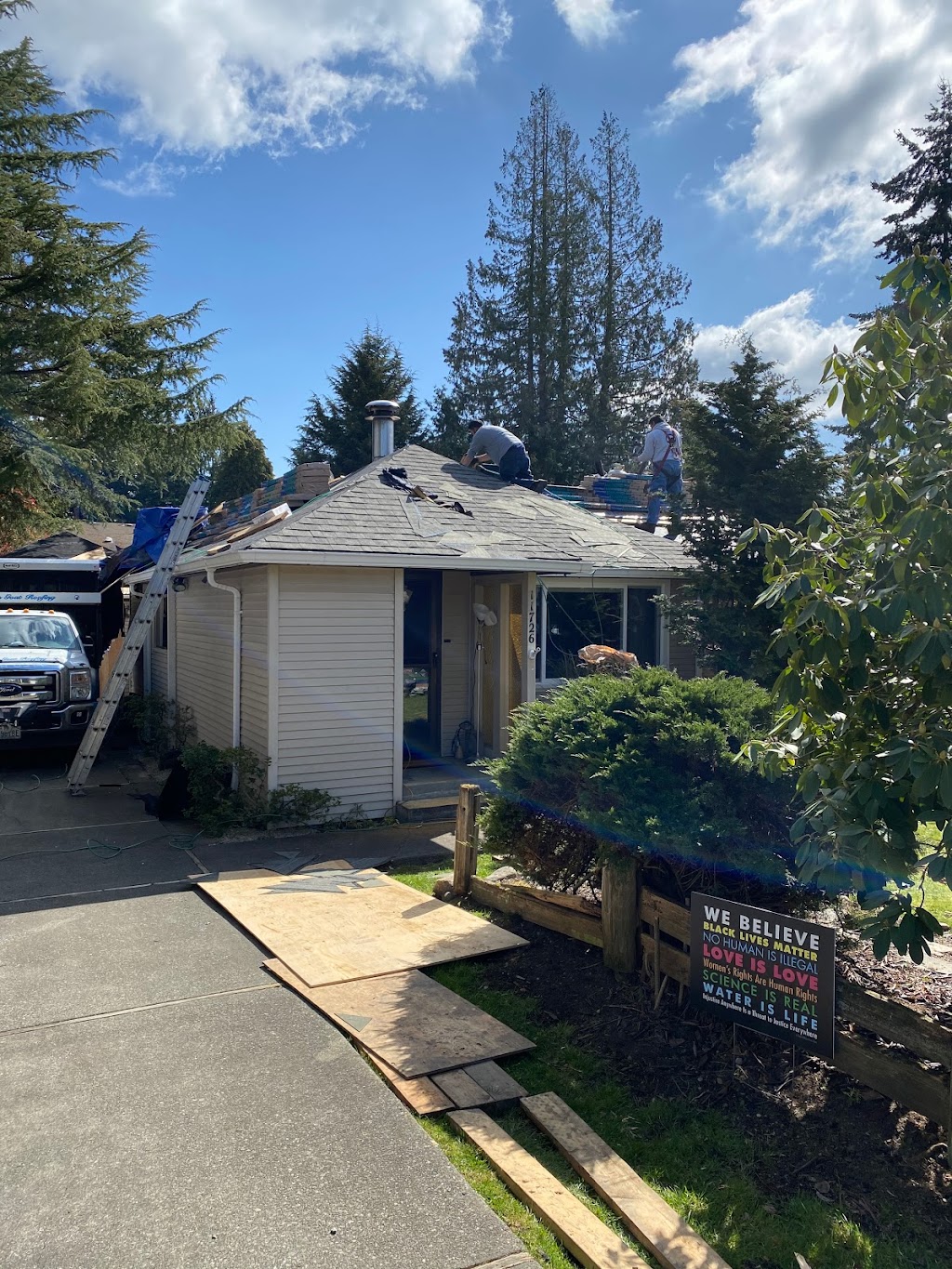 Mountain Goat Roofing | 1804 Locust Wy, Lynnwood, WA 98036 | Phone: (206) 625-0190