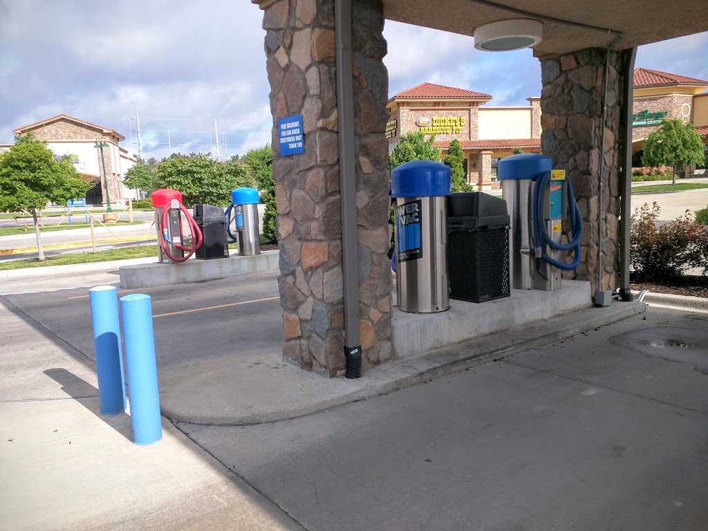 Blue Valley Express Wash | 7140 W 121st St, Overland Park, KS 66213 | Phone: (913) 663-9977