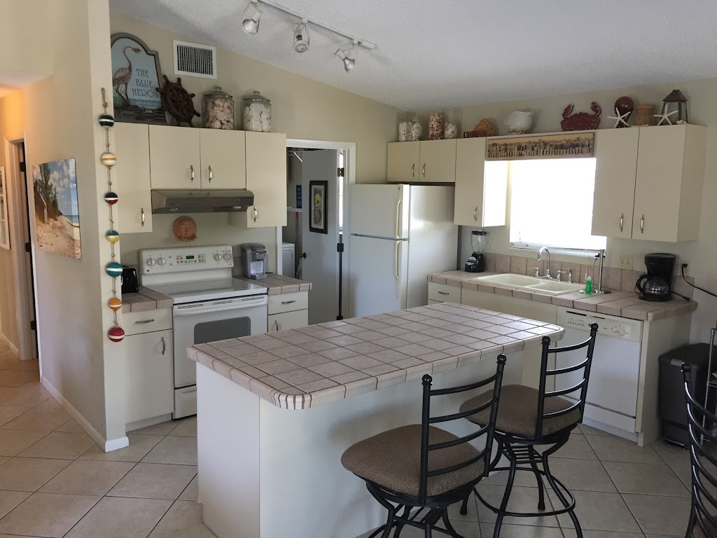 Island Kitchens & Baths Inc | 5386 Gulf Dr #108, Holmes Beach, FL 34217, USA | Phone: (941) 778-1115