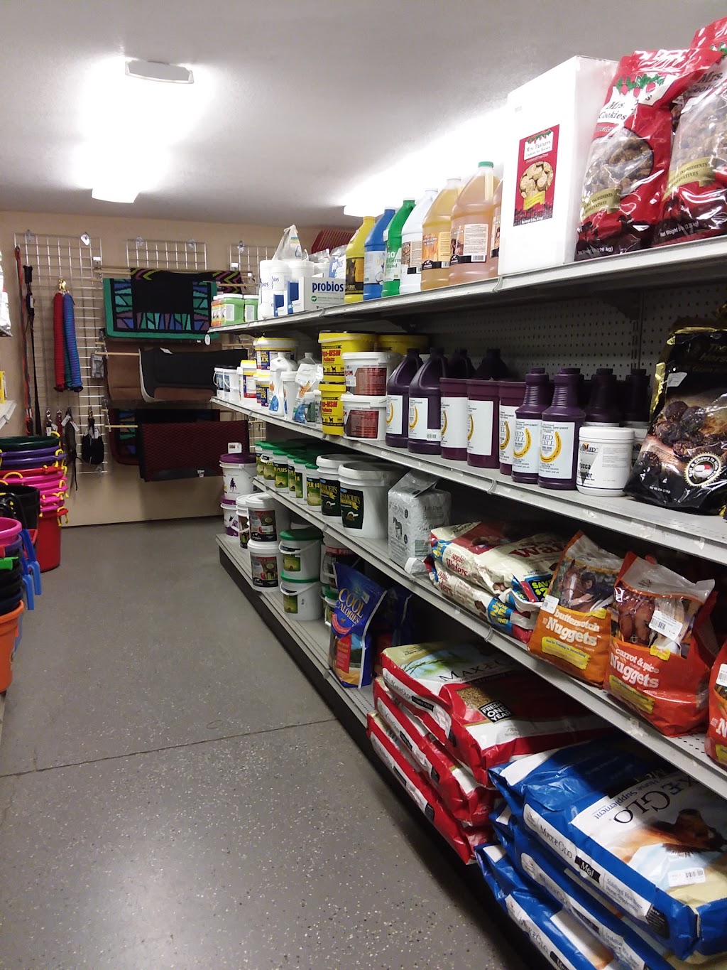 Silva Ranches Feed Store | 12310 Santa Teresa Blvd, San Martin, CA 95046, USA | Phone: (408) 683-2348