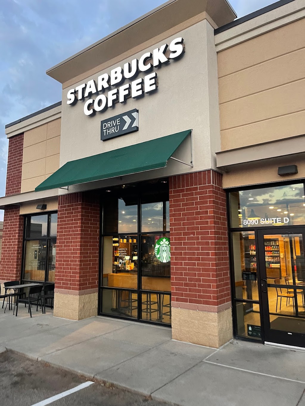 Starbucks | 8090 Old Carriage Ct, Shakopee, MN 55379, USA | Phone: (952) 445-4241