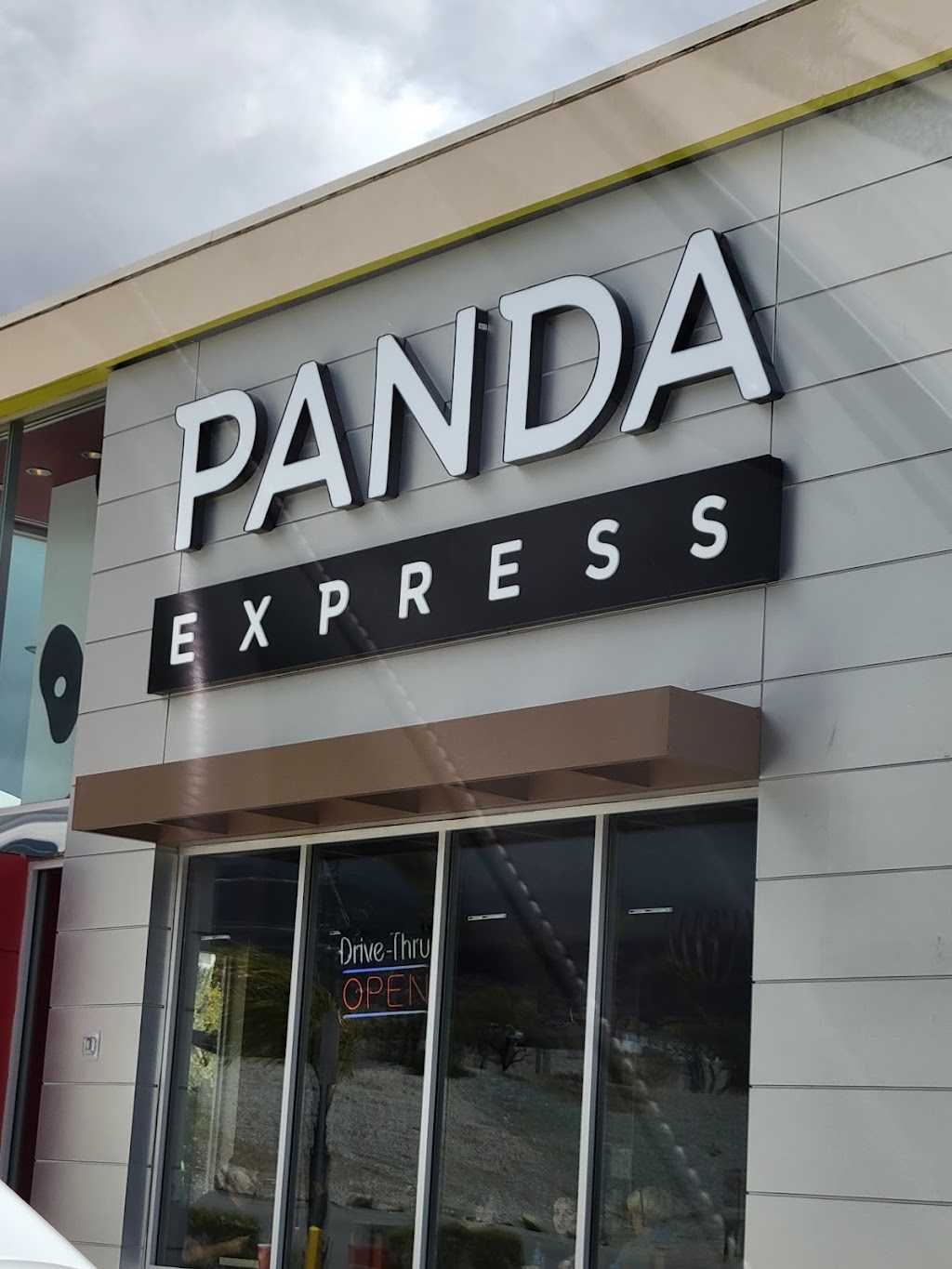 Panda Express | 49204 Seminole Dr, Cabazon, CA 92230, USA | Phone: (951) 849-0023